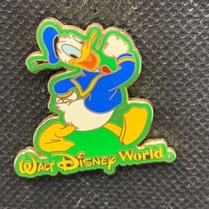 2002 Vtg Walt Disney World WDW Donald Duck Disney trading Pin badge